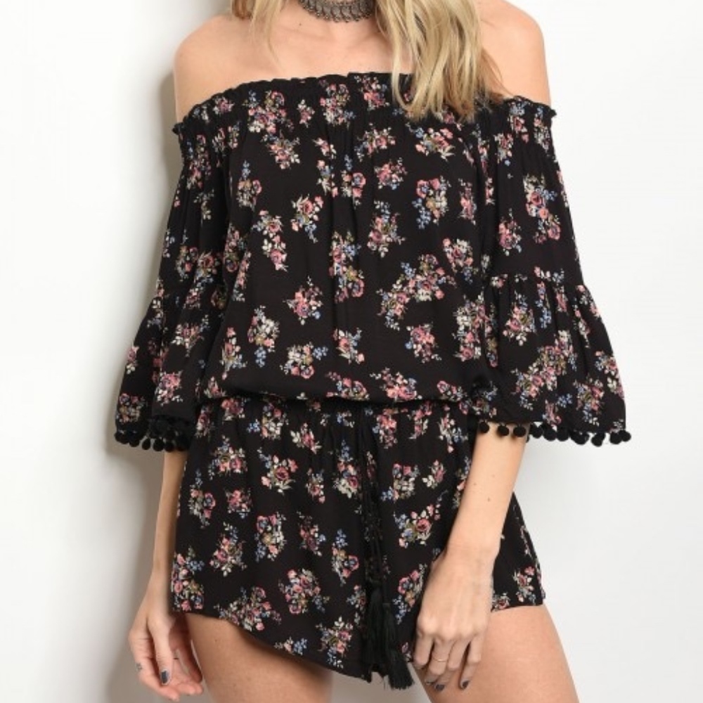 1 LEFT! Sexy & FLirty!  Black Floral Romper! - Picture 3 of 8